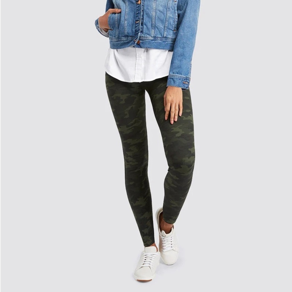 Spanx Look at Me Now Seamless Leggings